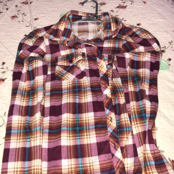 Button down - Picture 1 of 1